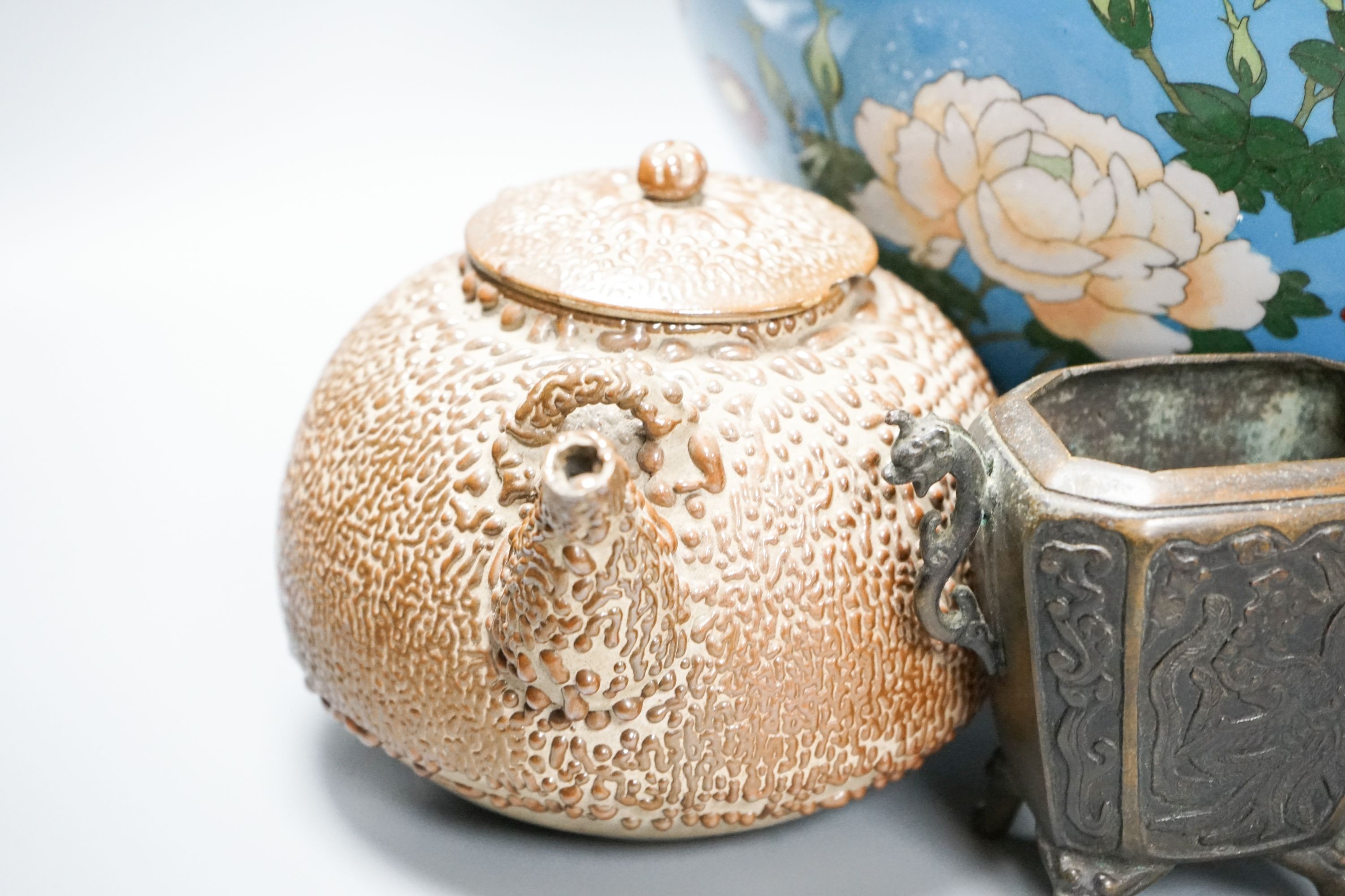 Assorted Japanese items, cloisonné enamel jardiniere etc. 27cm